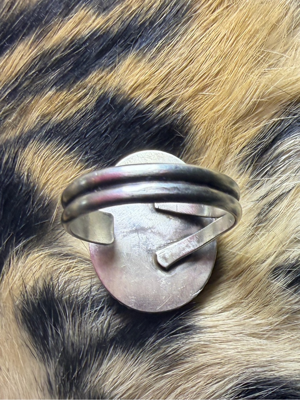 Native Turquoise Stone Silver Rope Ring - Picture 2 of 5